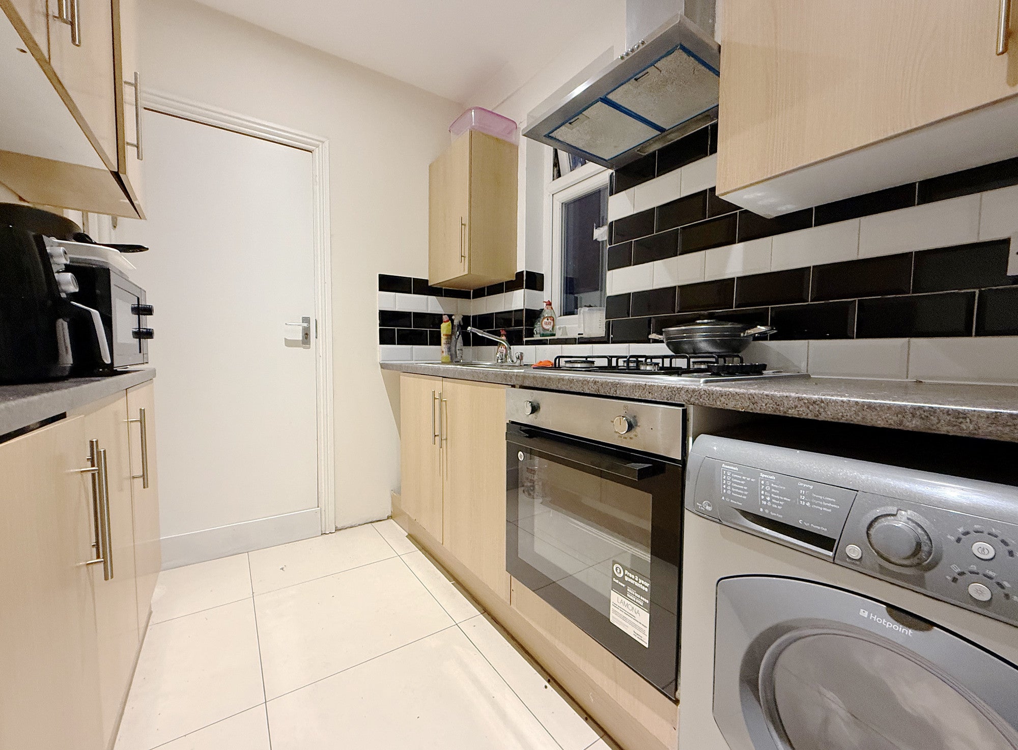 Flat King's Avenue in London