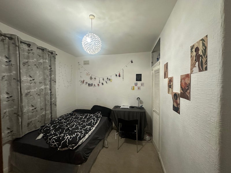 Room Parkhead Avenue in City of Edinburgh