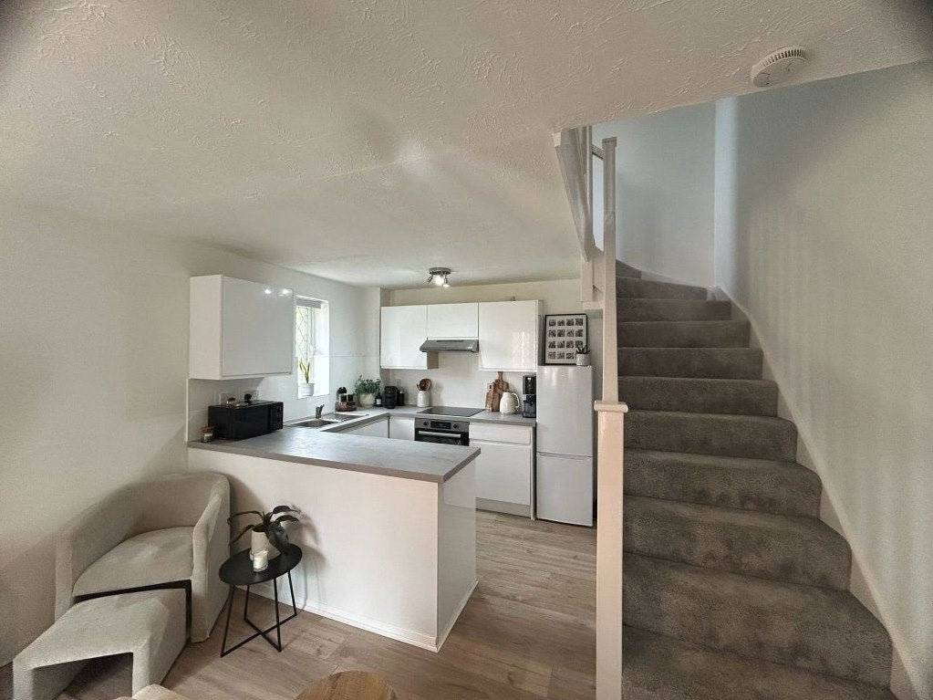 House Shearwater Close in Stevenage