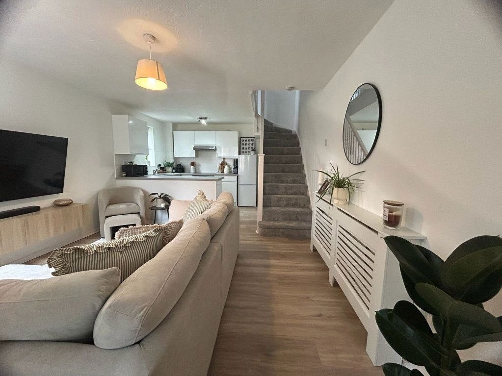 House Shearwater Close in Stevenage