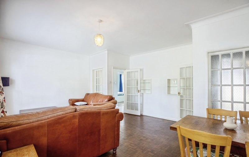 Flat Vanbrugh Fields in Greater London