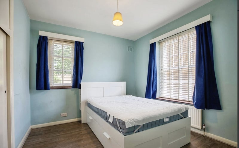 Flat Vanbrugh Fields in Greater London