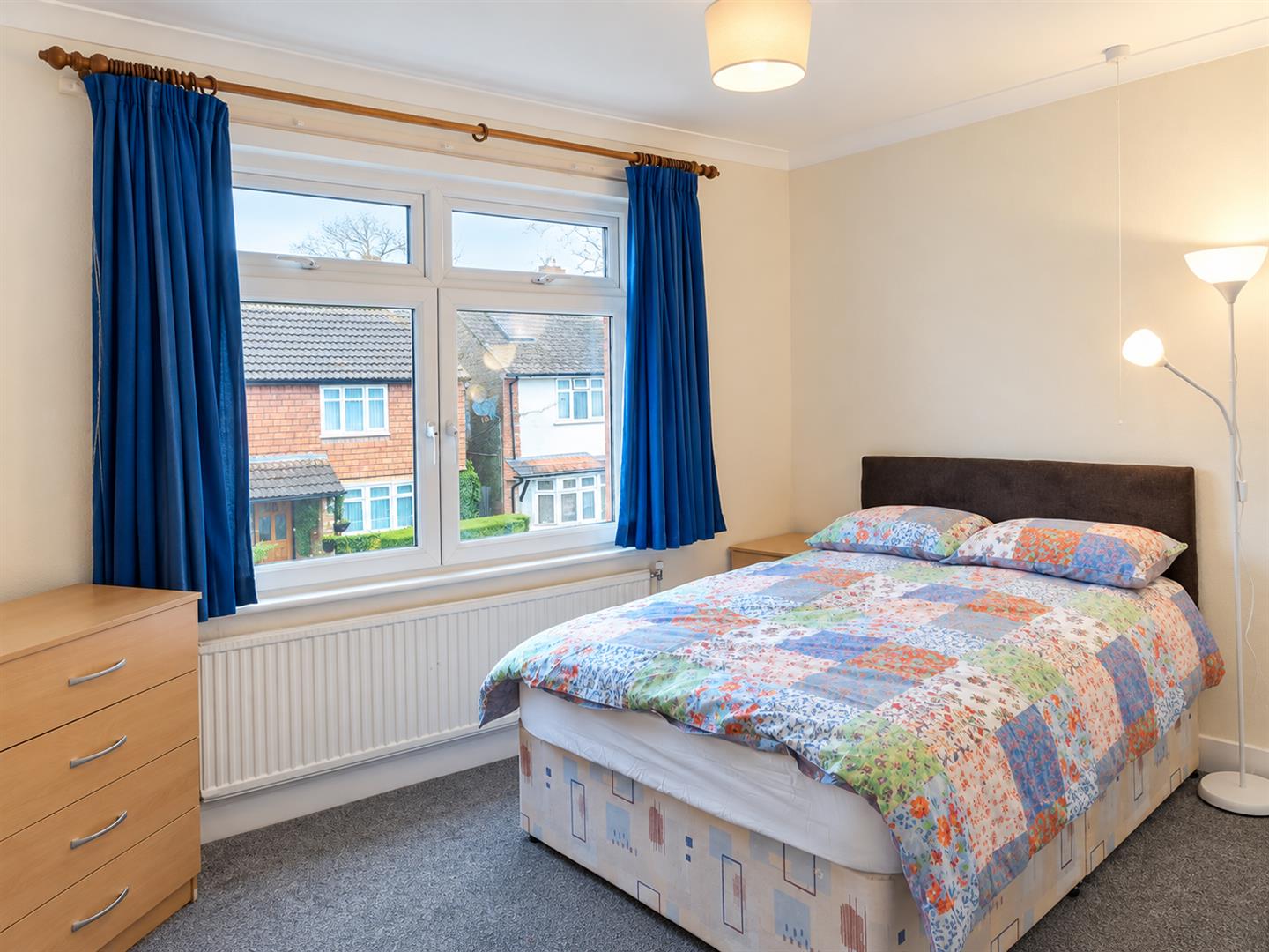 Room Springfield Road in Borough of Spelthorne