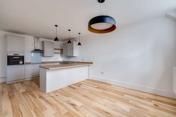 Flat Overleigh Road in Chester