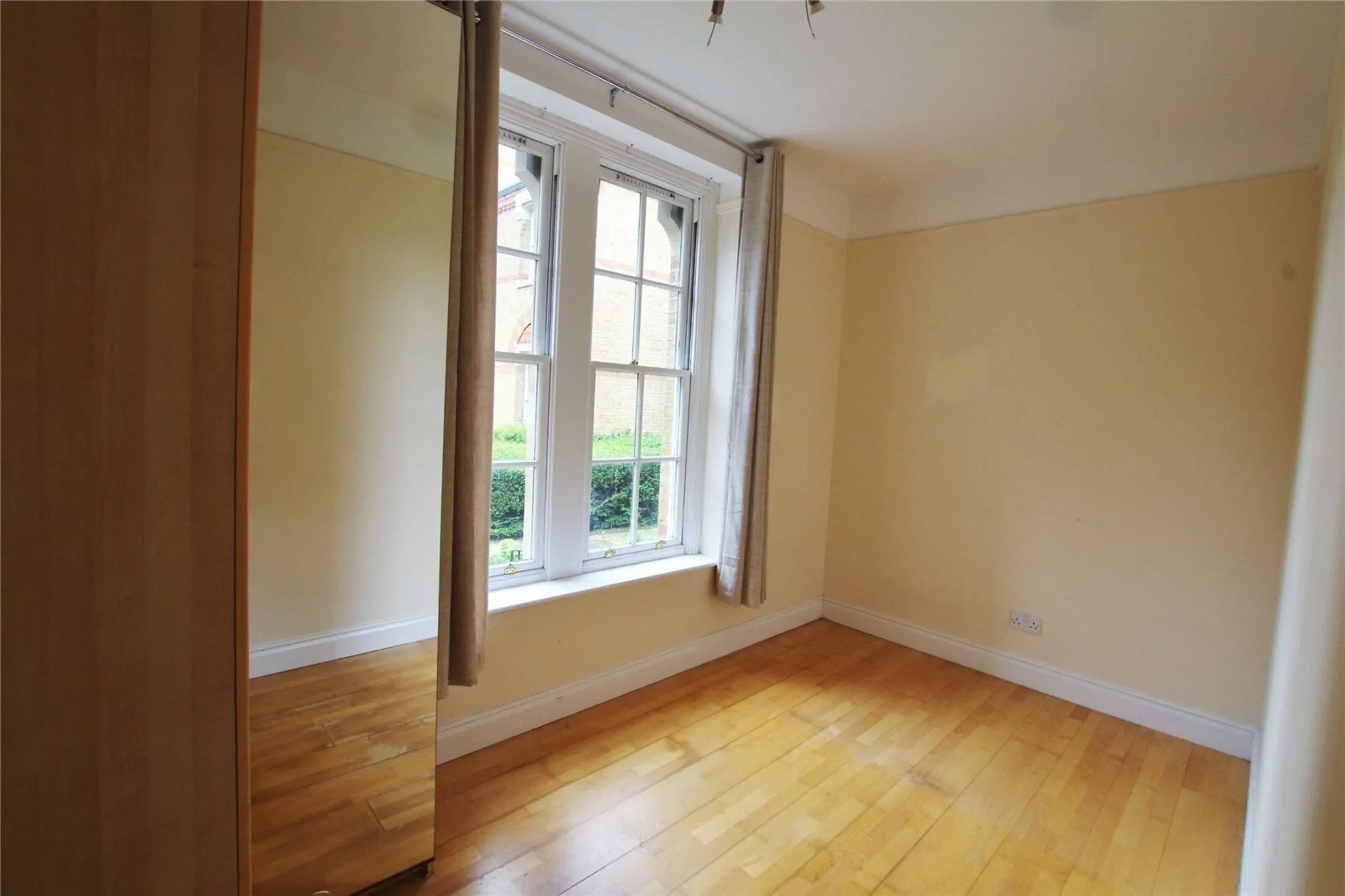 Flat Anglian Close in Watford