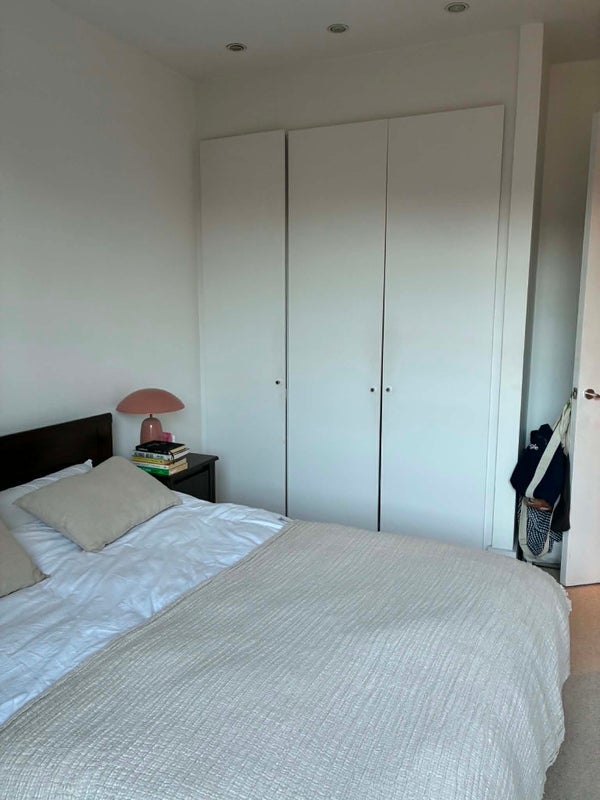 Room Gower's Walk in Greater London