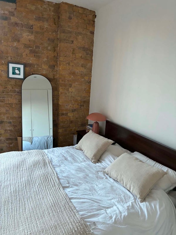 Room Gower's Walk in Greater London