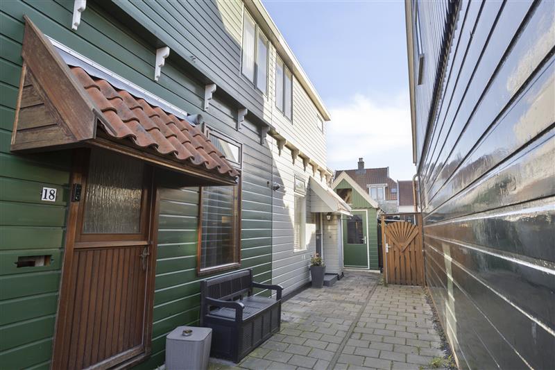 Twee-onder-één-kap te koop: Kruisstraat 20, Krommenie