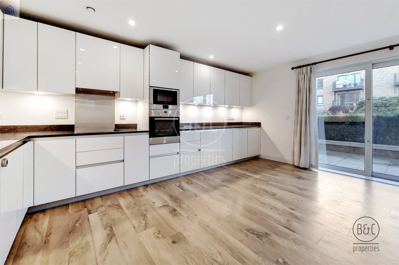 Flat Meadowside in Greater London