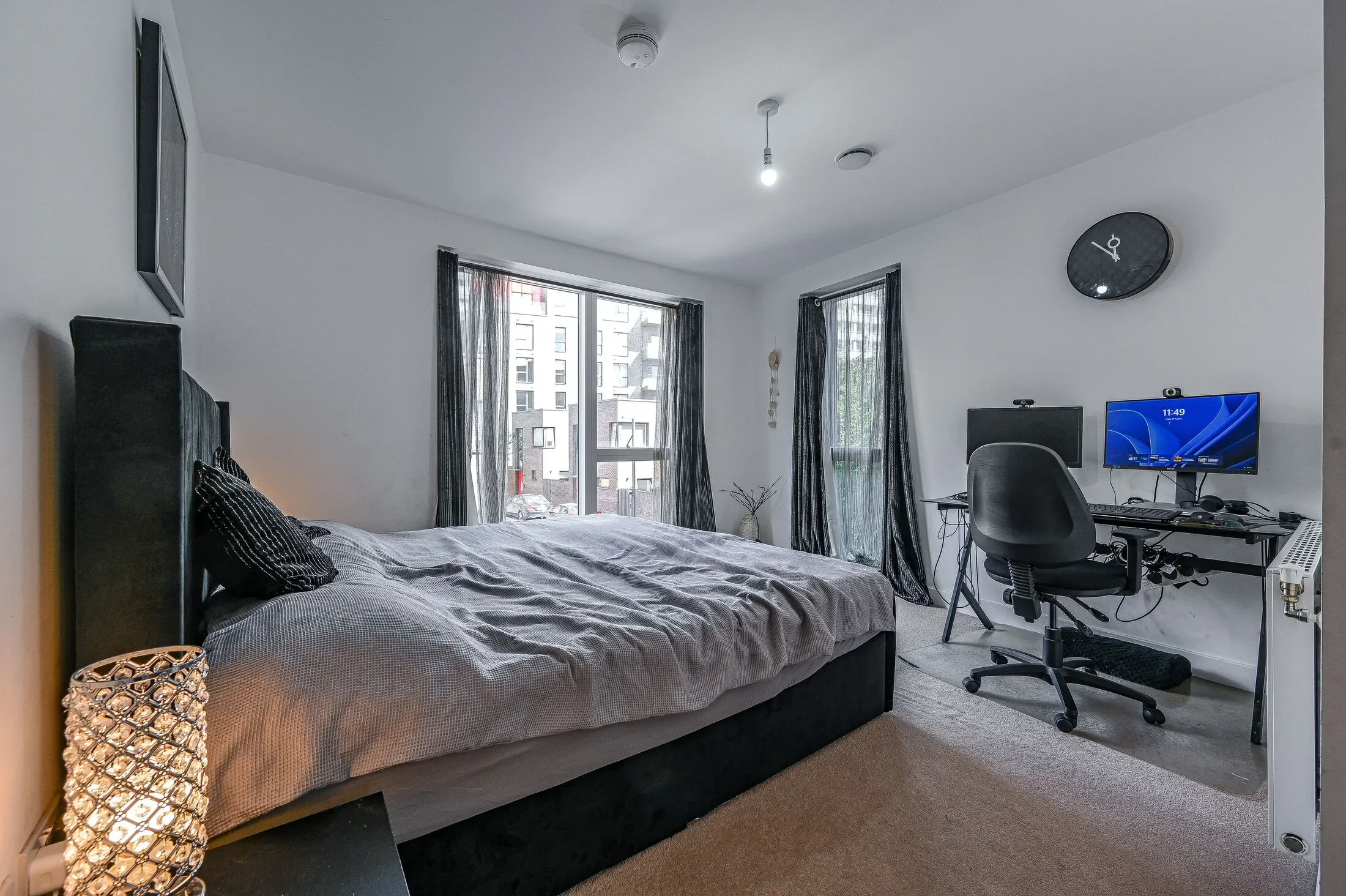 Flat Fergus Street in Greater London