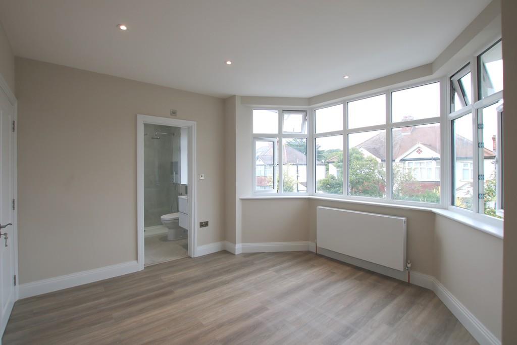 Room Fleetwood Road in Greater London
