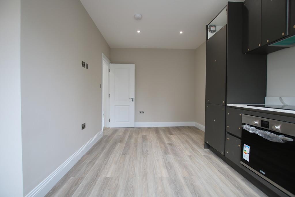 Room Fleetwood Road in Greater London