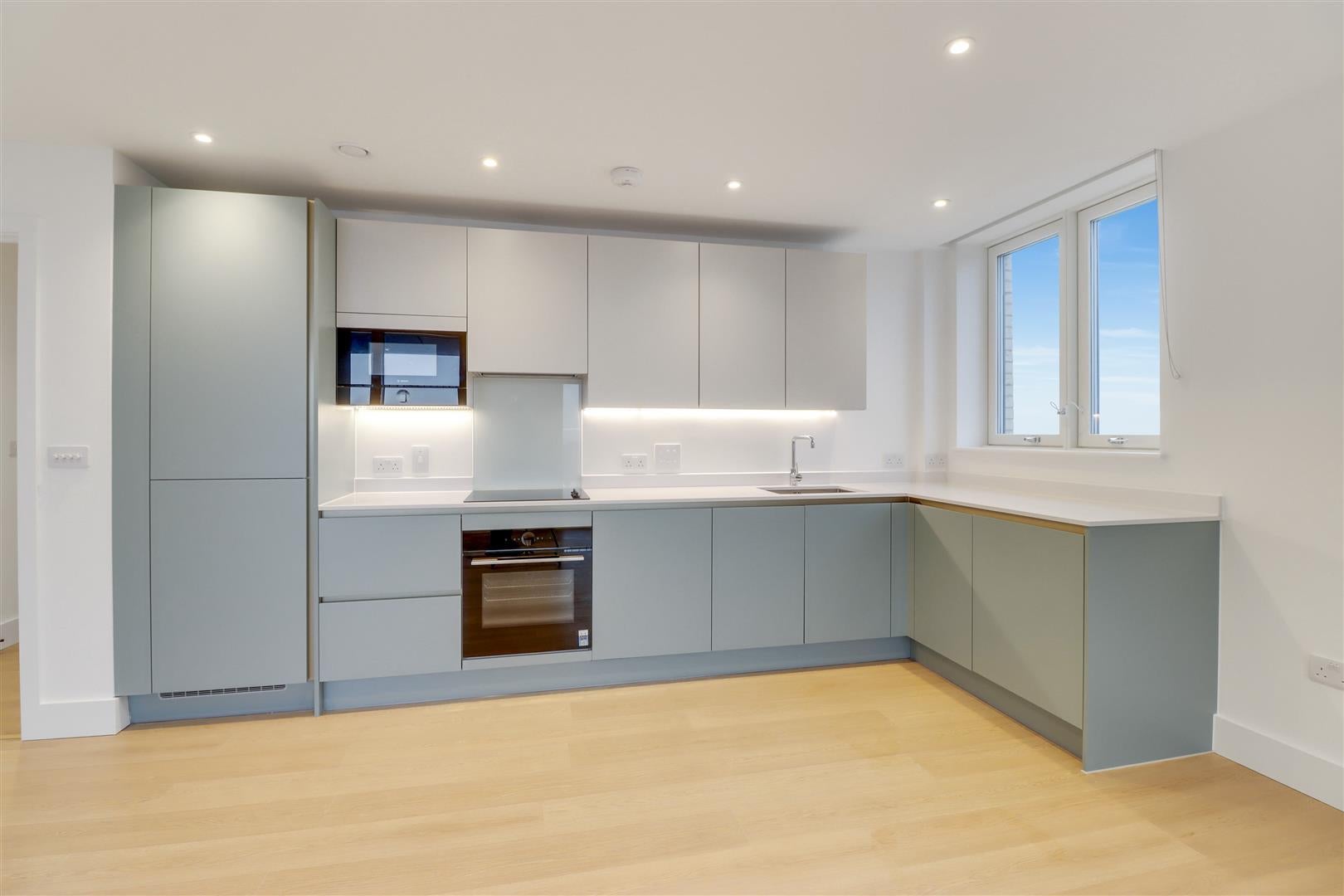 Flat Herne Hill Road in Greater London