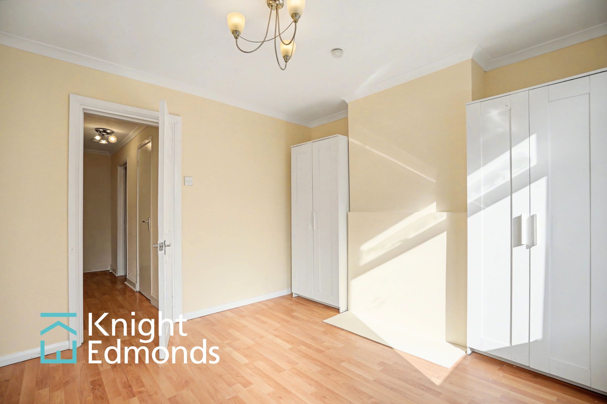 Flat Thornhill Place in Maidstone
