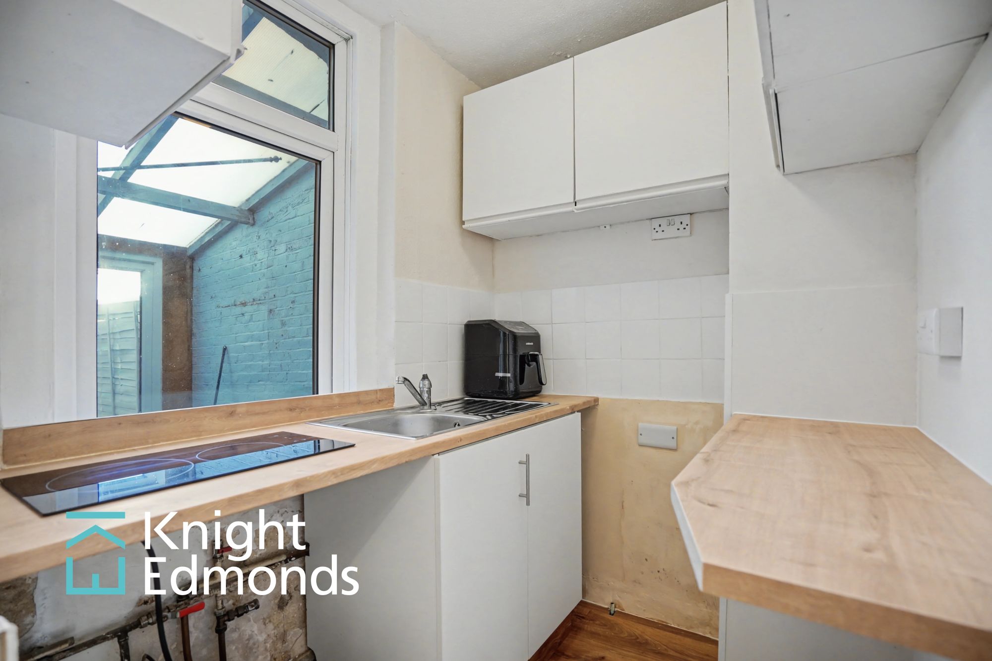 Flat Thornhill Place in Maidstone