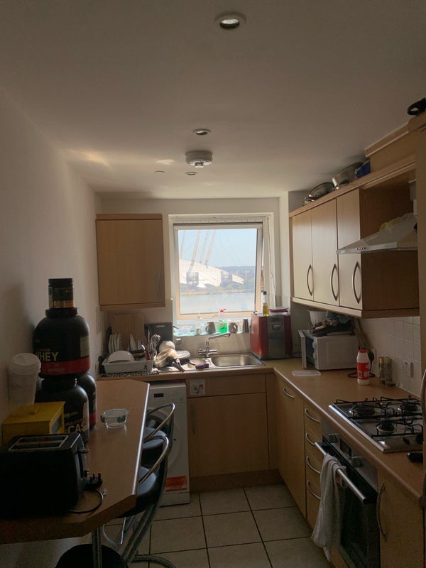 Room Blackwall Way in Greater London