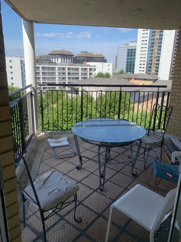 Room Blackwall Way in Greater London