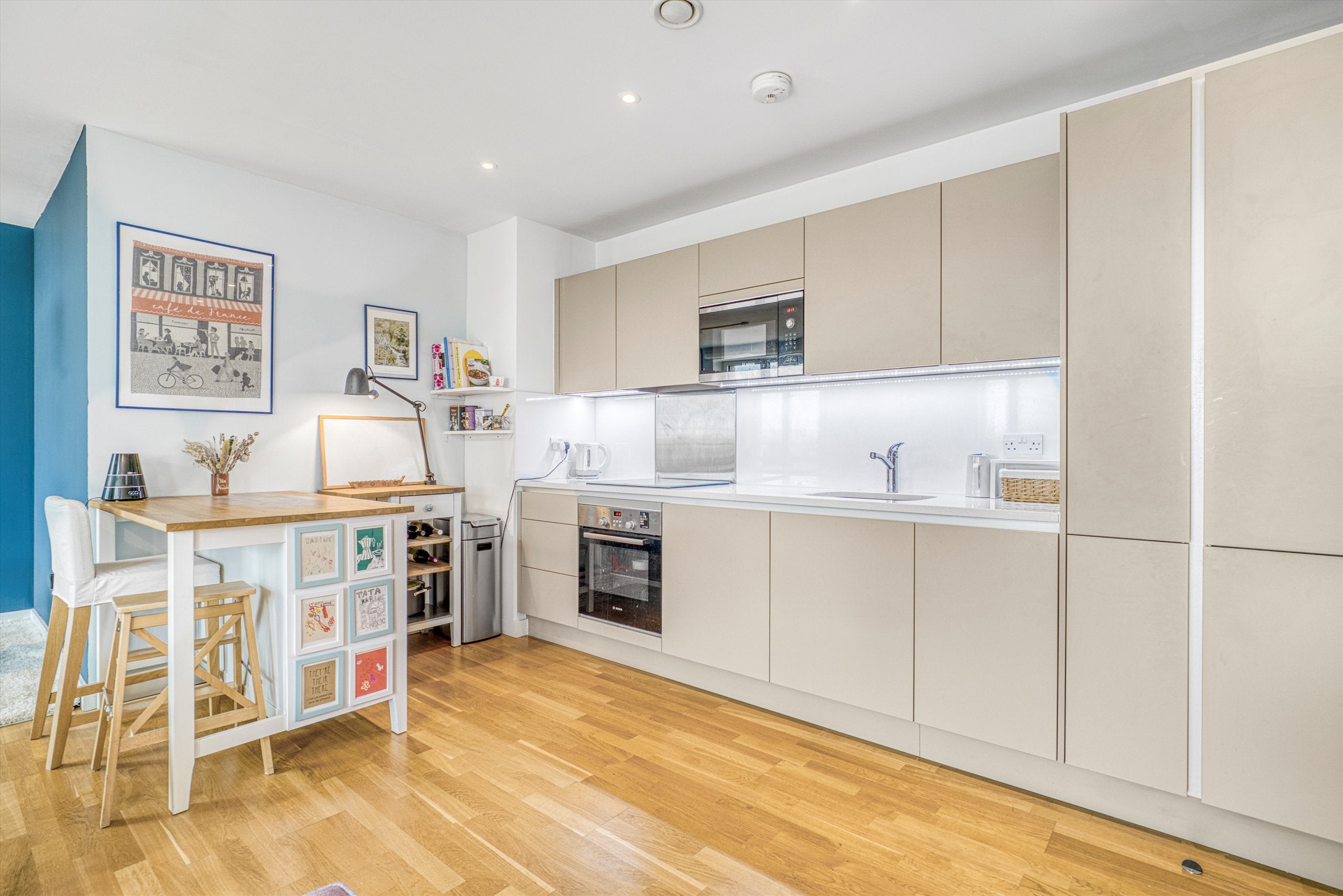 Flat Rodney Road in Greater London