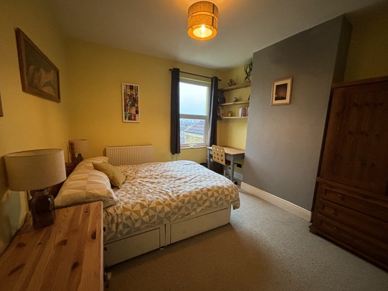 Room Kensington Park Road in Bristol