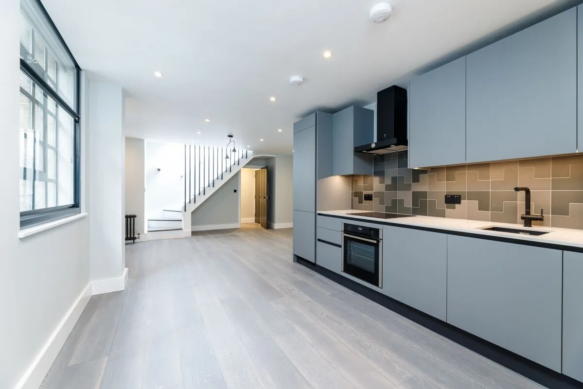 Flat Beak Street in City of Westminster