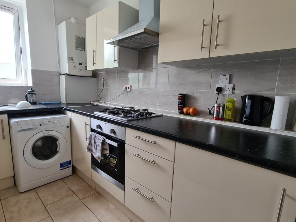 Room Middleton Street in Greater London