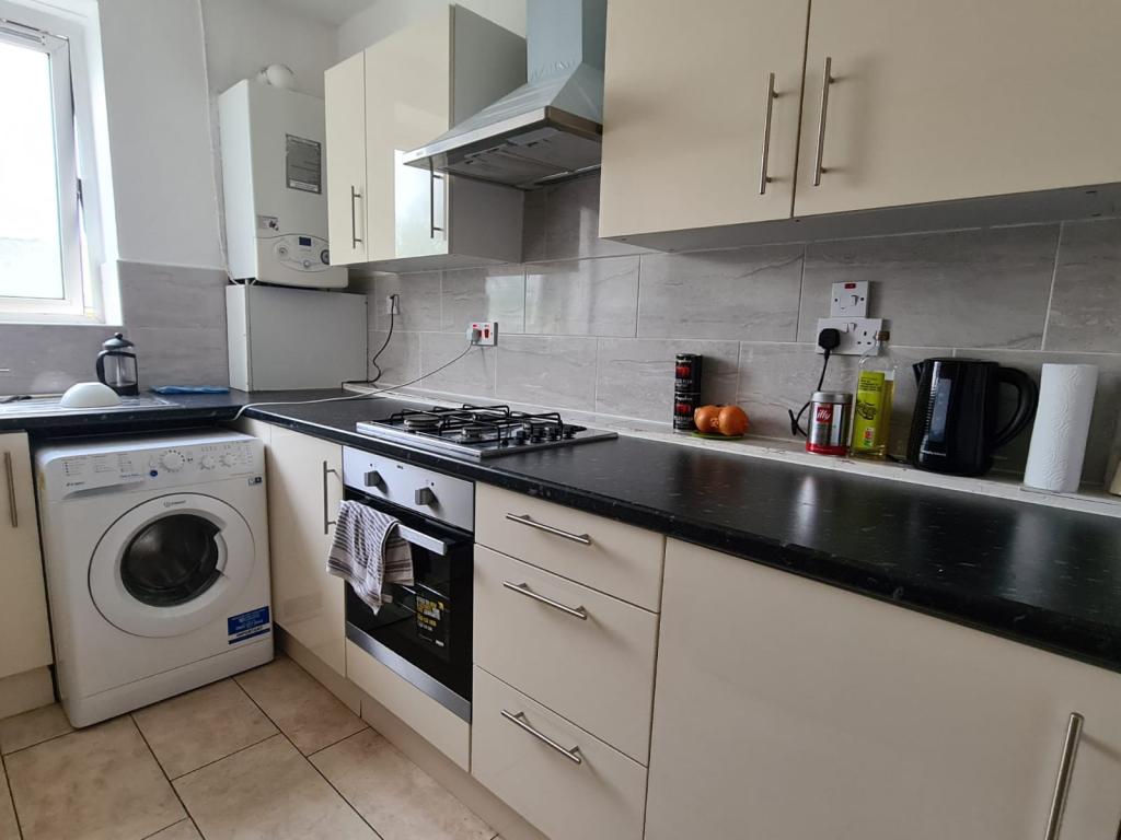 Room Middleton Street in Greater London