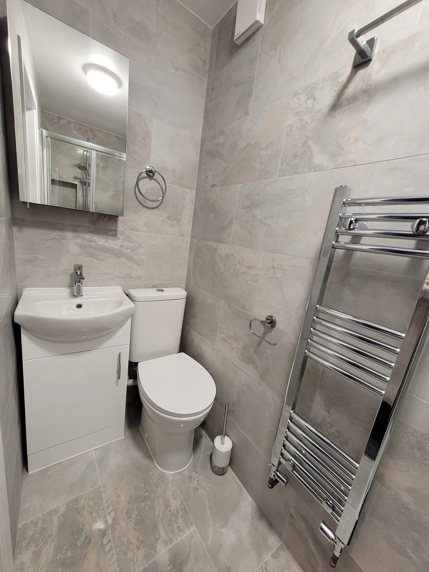 Room Windermere Road in Bristol