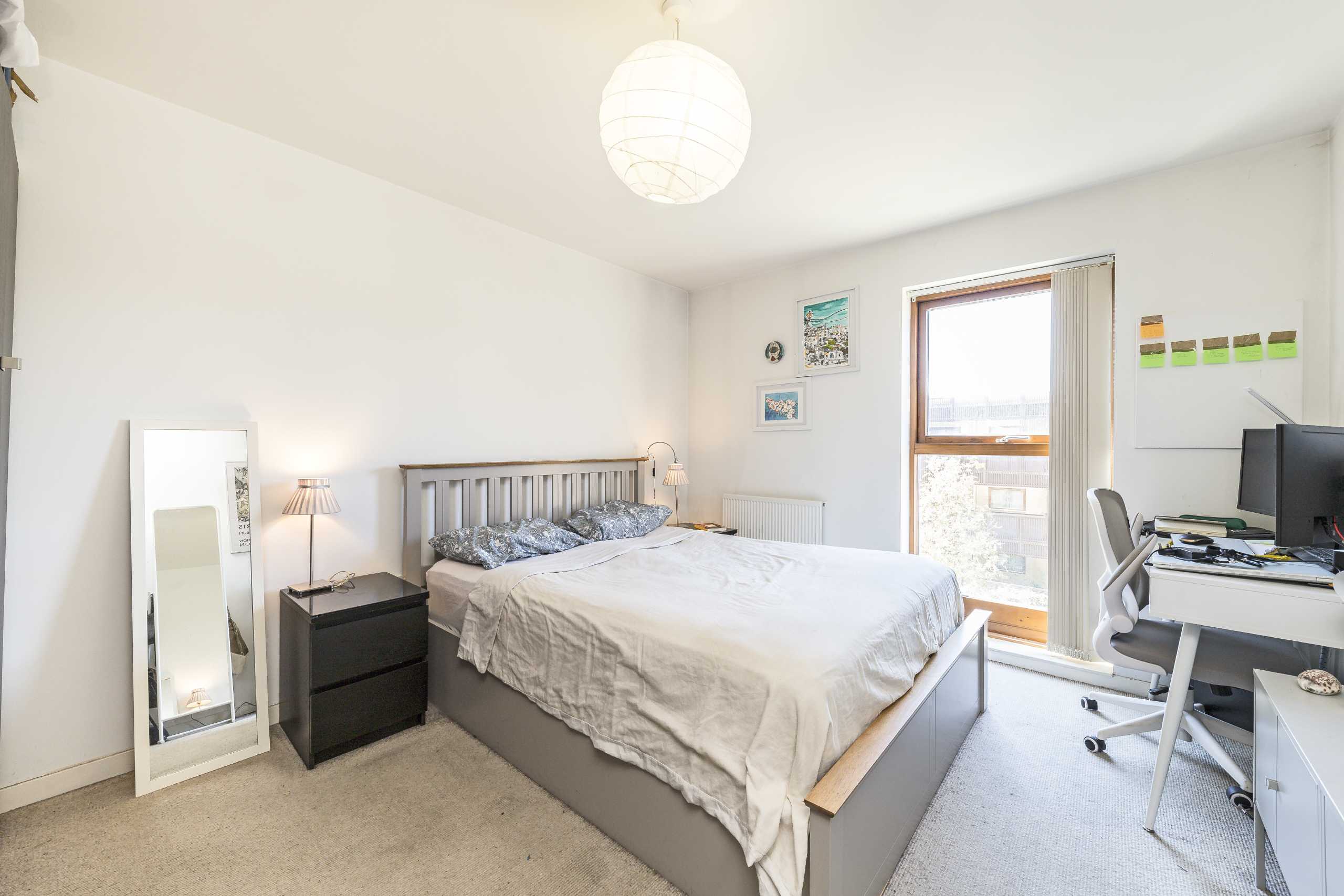 Flat Spa Road in Greater London