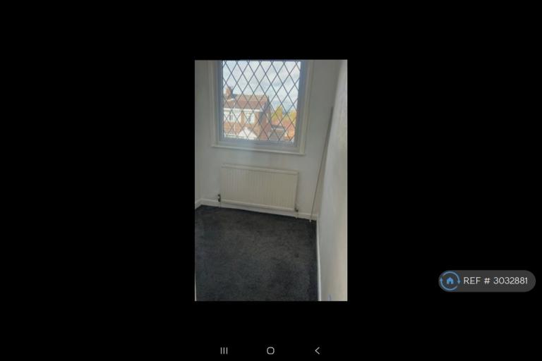 House Lynmouth Close in Chadderton