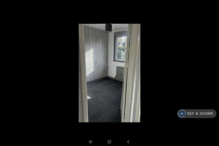 House Lynmouth Close in Chadderton