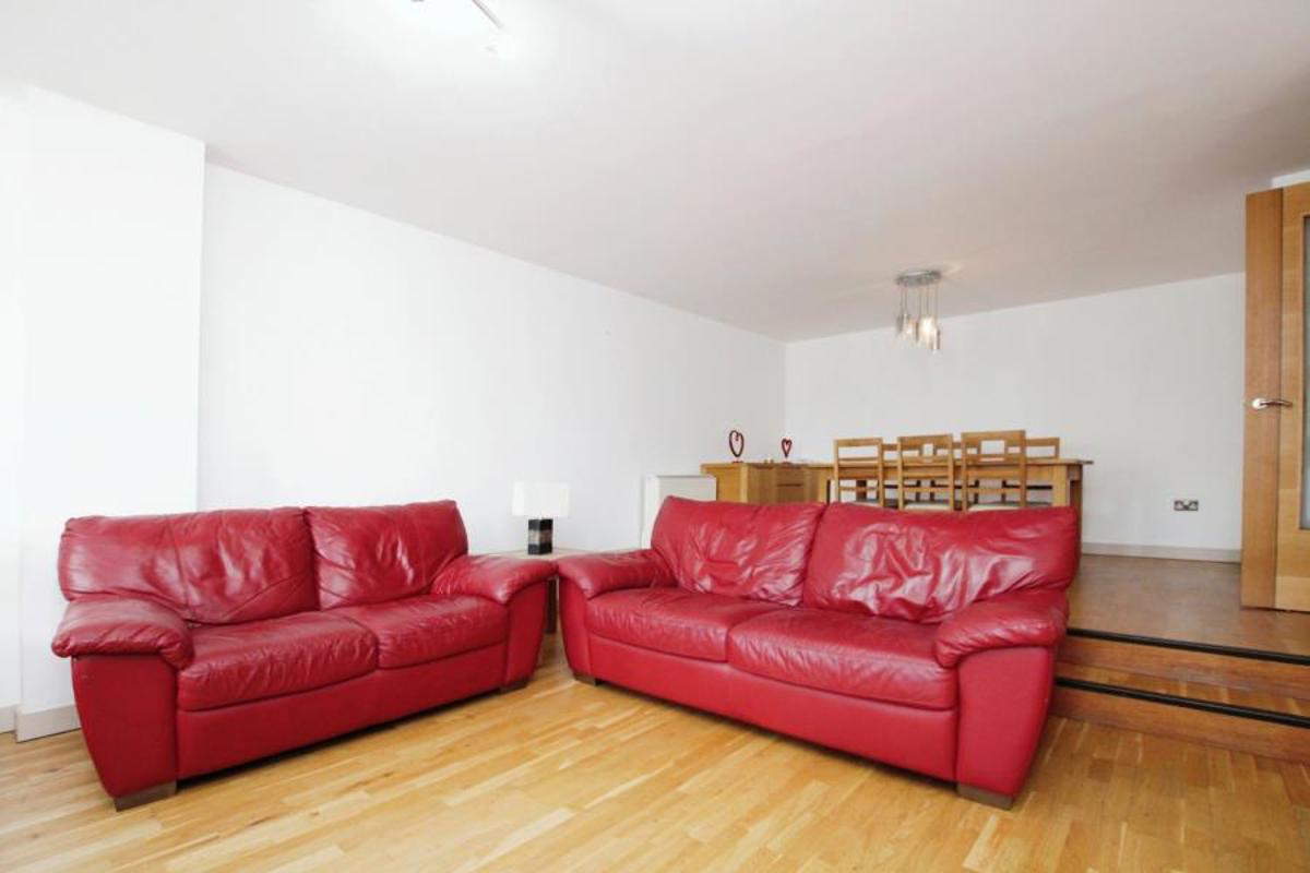 Flat St James' Barton in Bristol