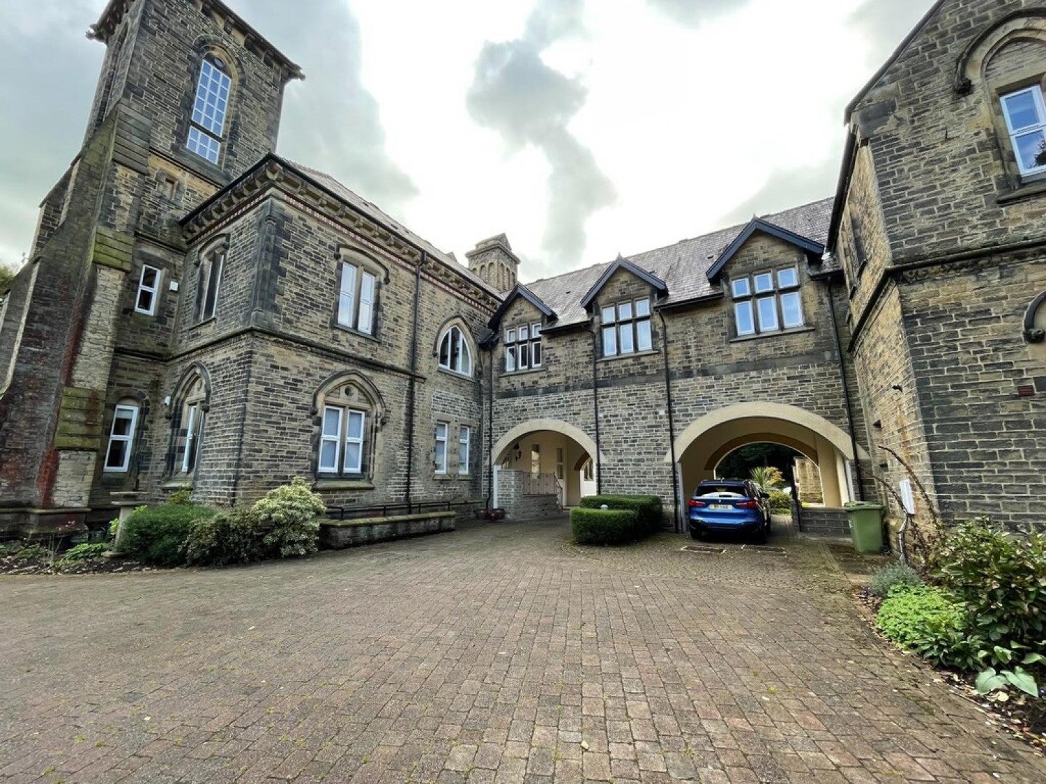 Flat The Woodlands in Kirklees