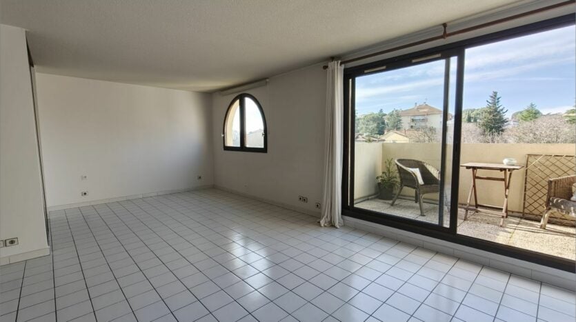 Flat Rue Max Raphel in Nîmes