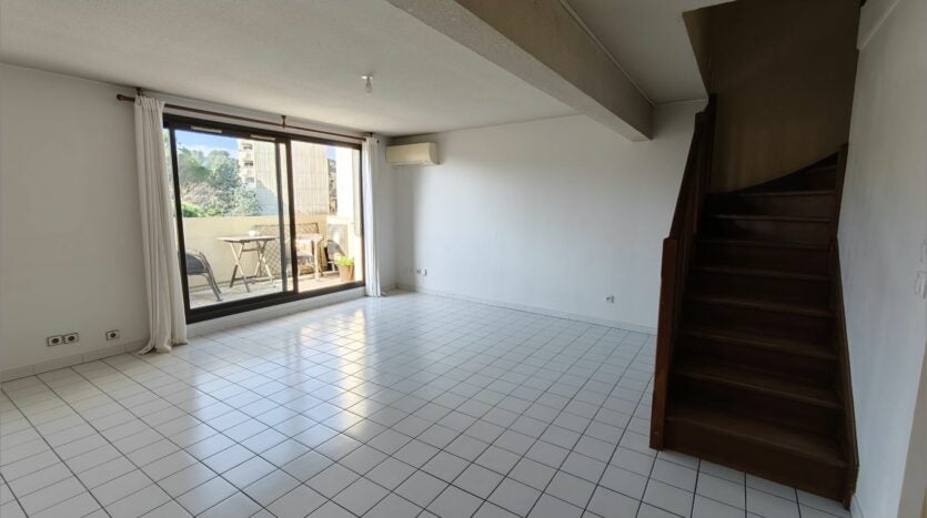 Flat Rue Max Raphel in Nîmes