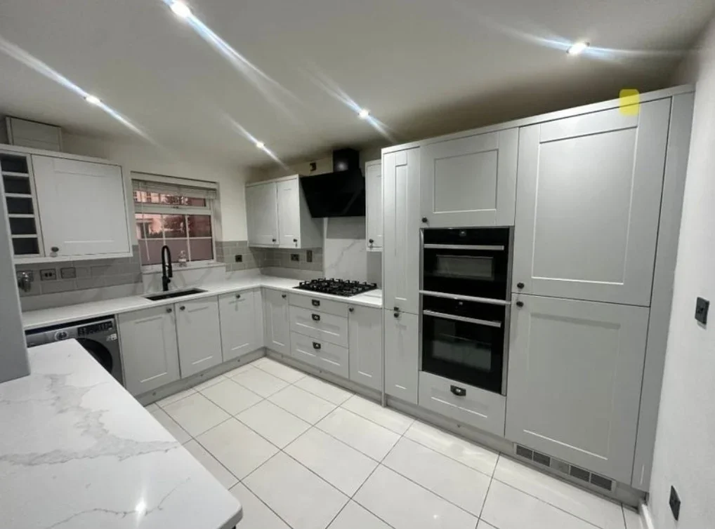 Room Harper Close in Grays