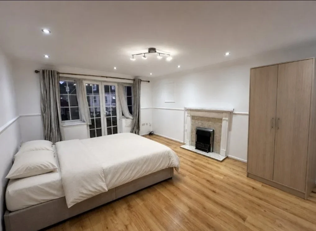 Room Harper Close in Grays
