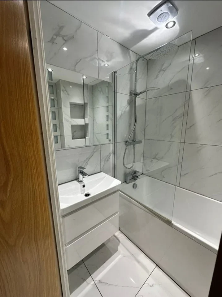 Room Harper Close in Grays