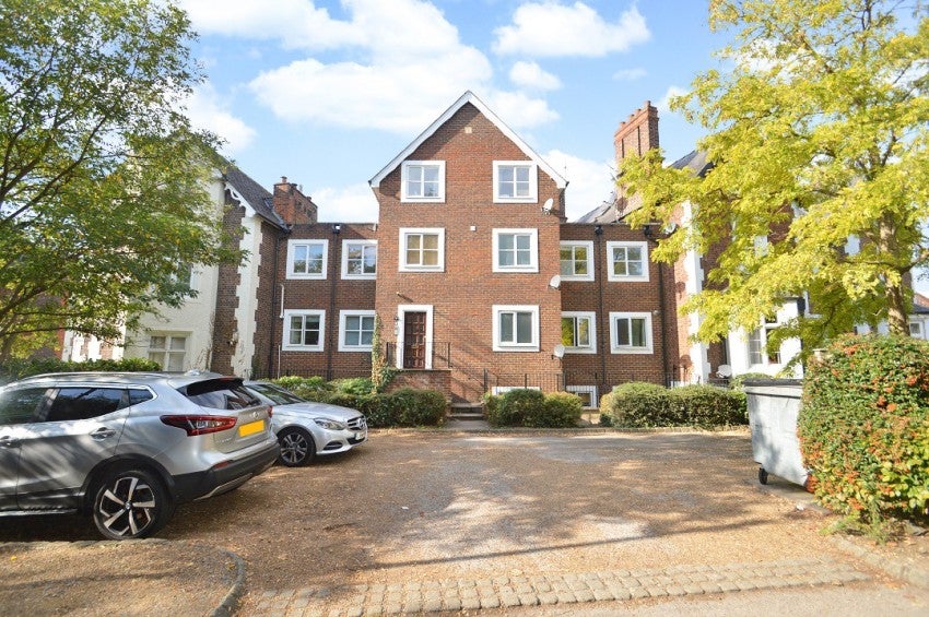 Flat Upton Park in Slough