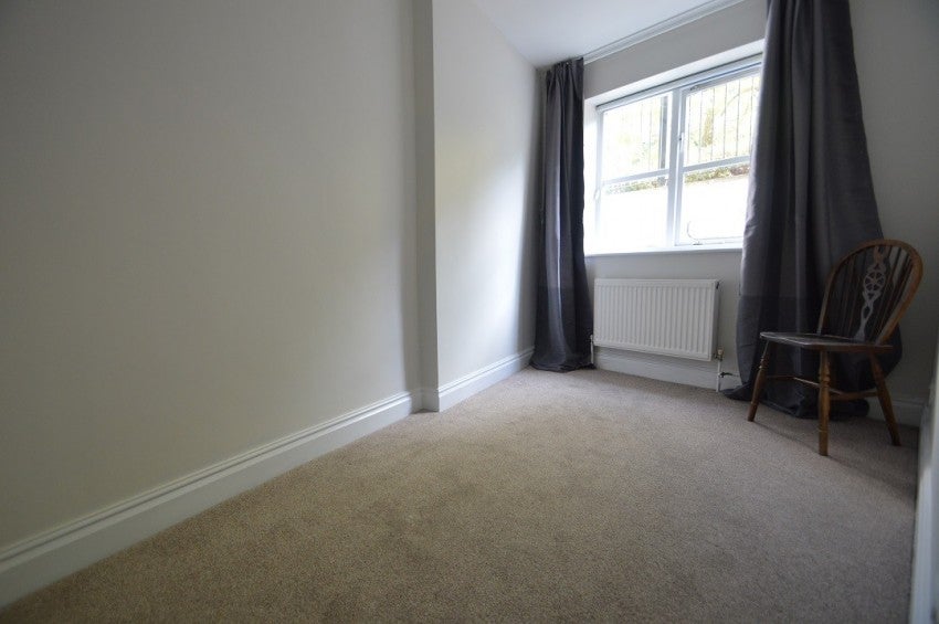 Flat Upton Park in Slough