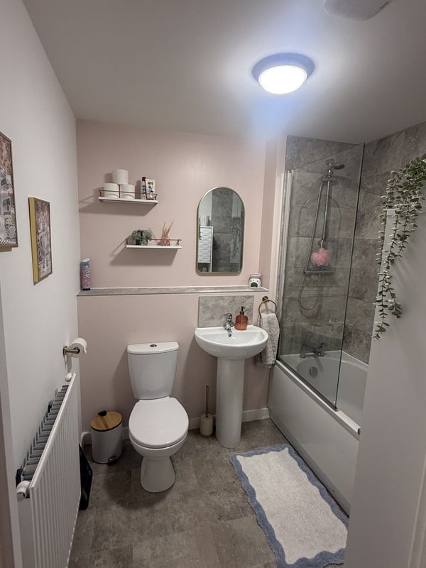 Room Hawkfield Road in Bristol