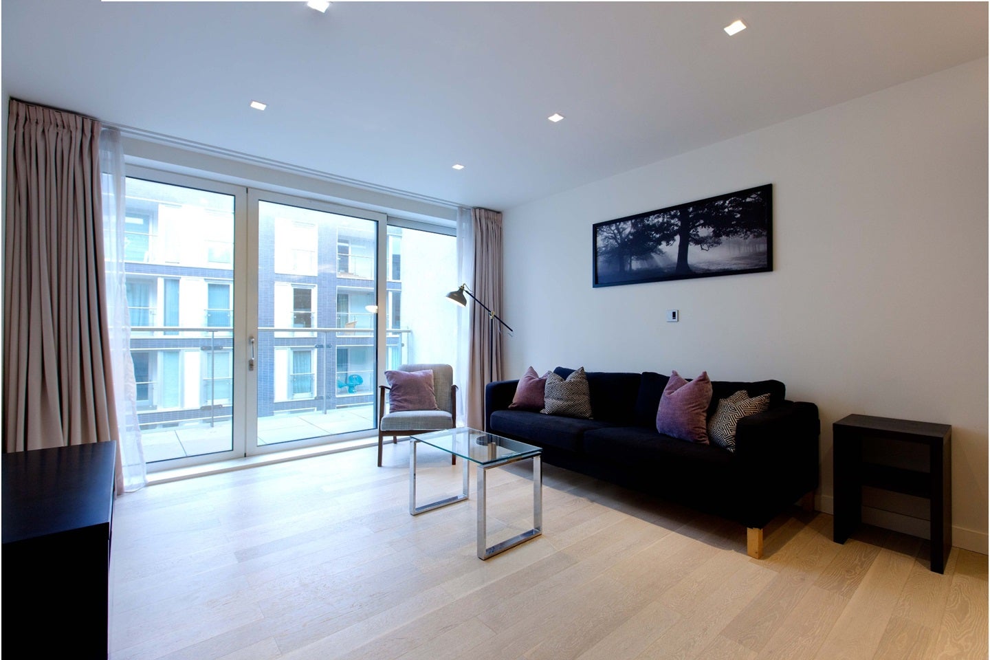 Flat Wenlock Road in Greater London
