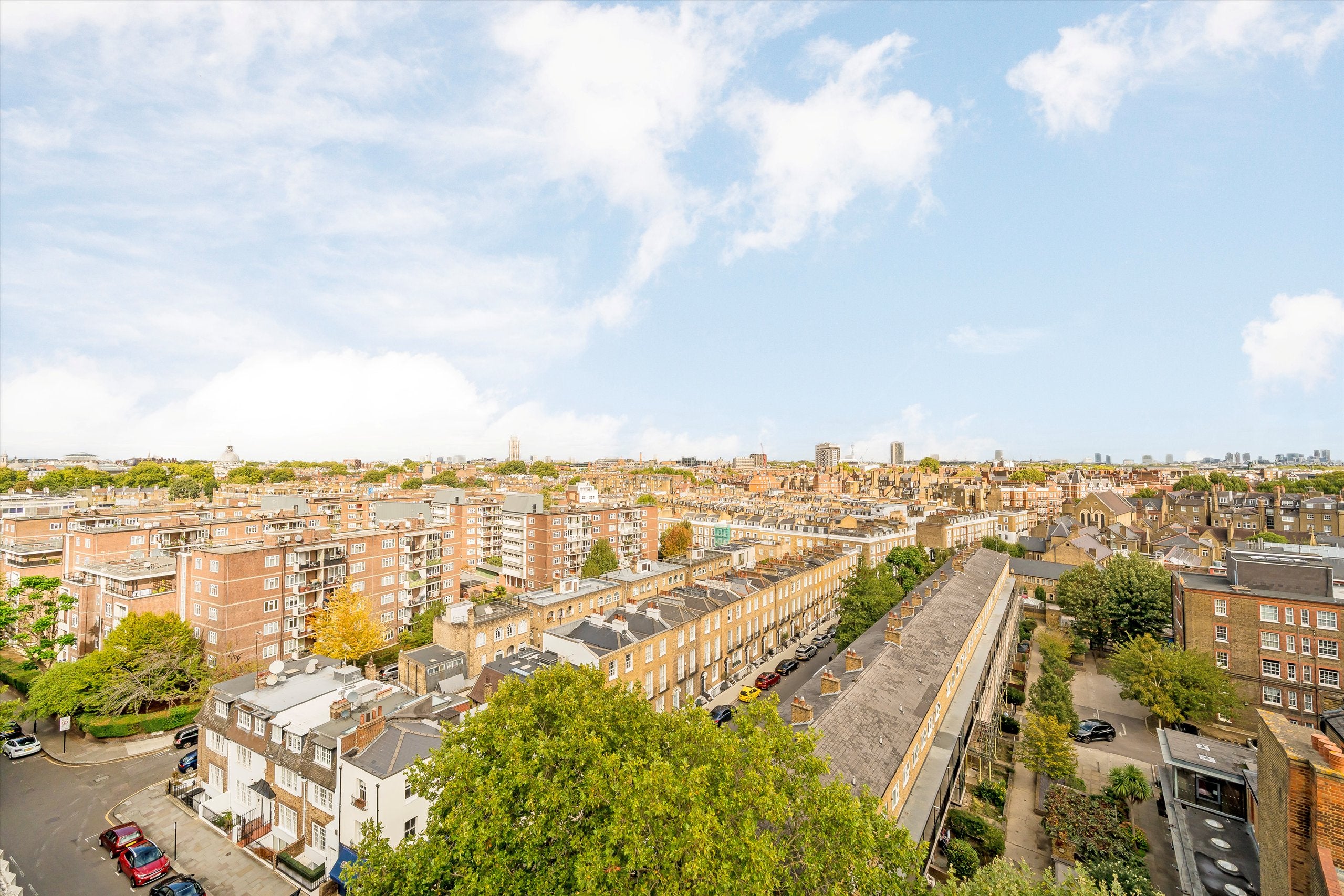 Flat Sloane Avenue in Greater London