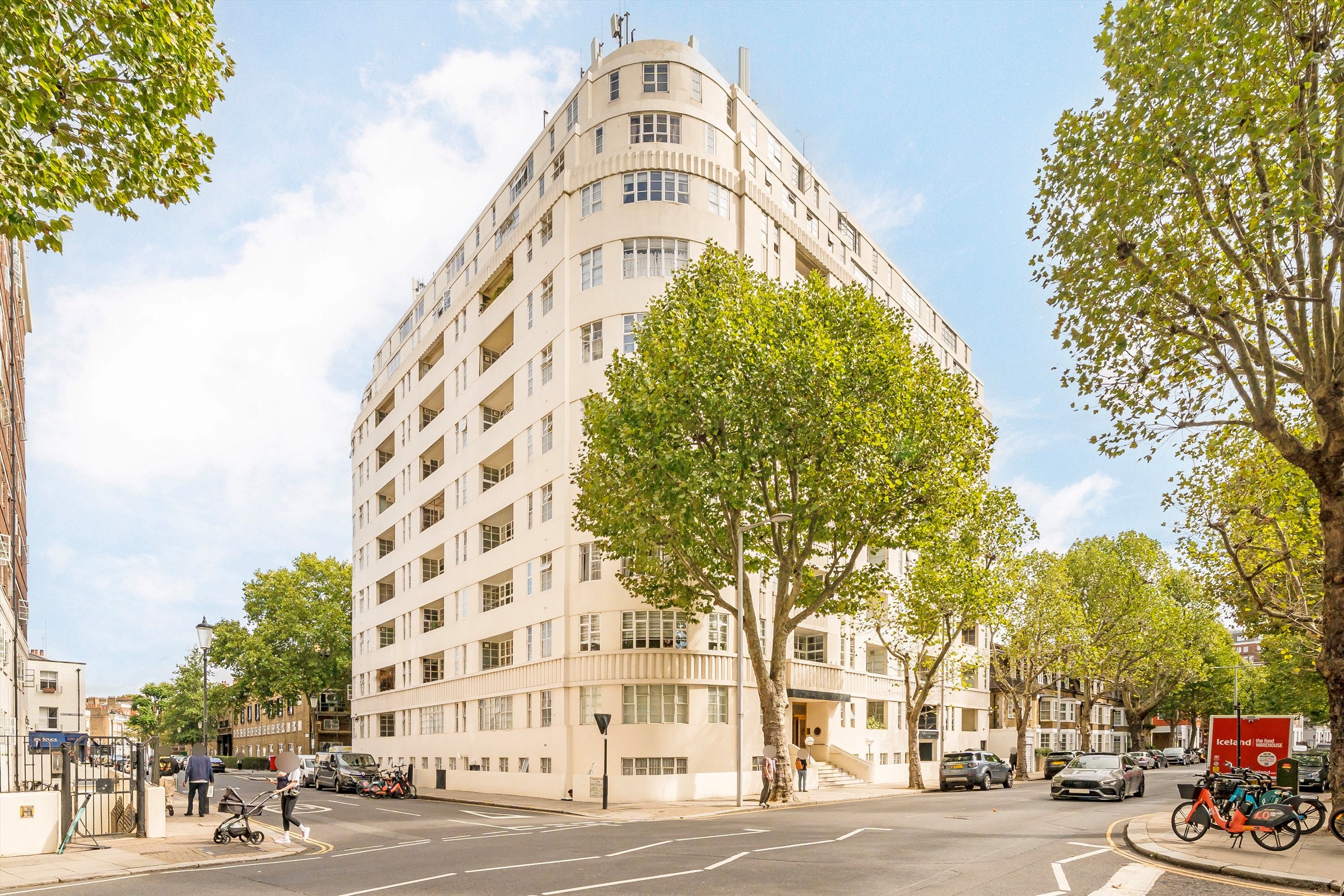 Flat Sloane Avenue in Greater London