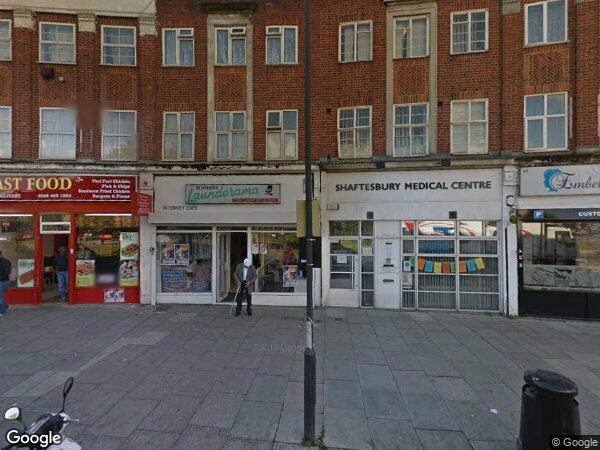 Room Shaftesbury Circle in Greater London