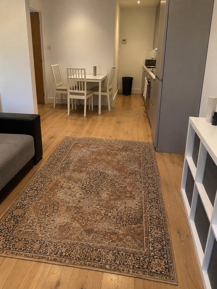 Flat Cope Street in Greater London