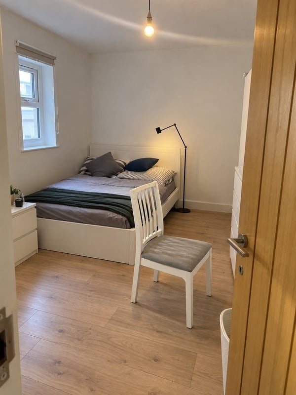 Flat Cope Street in Greater London