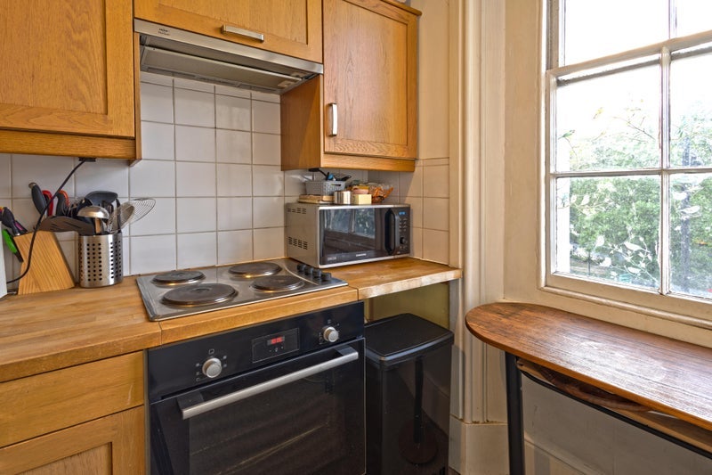 Flat Clapham High Street in Greater London
