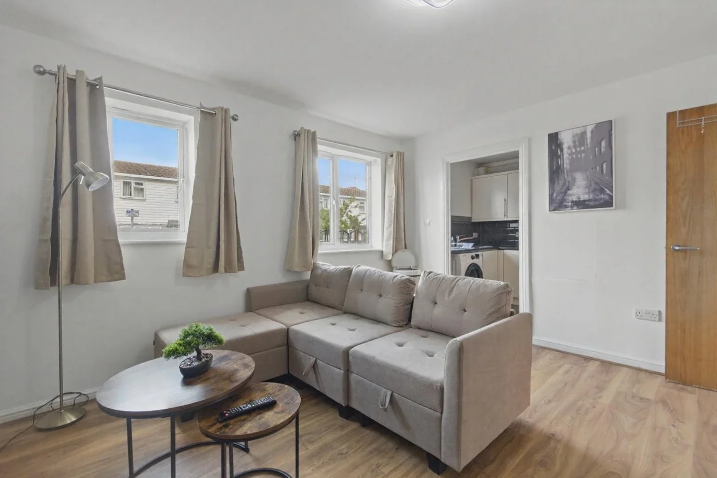 Flat Garvary Road in Greater London