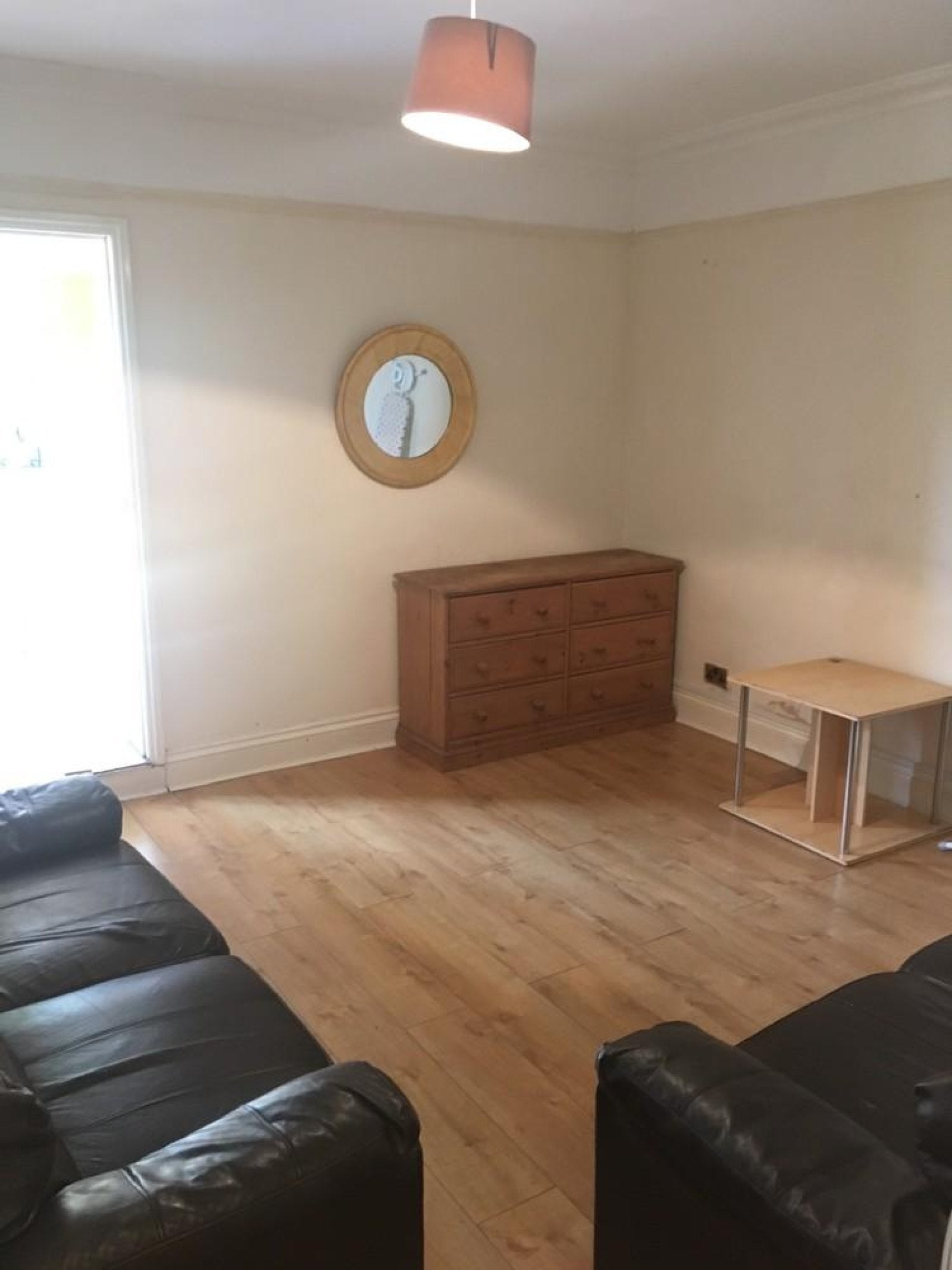 Room Glebe Close in Worcester