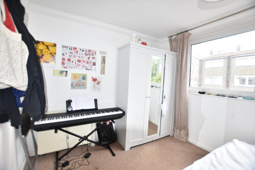 House Aisgill Avenue in Greater London